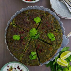 طرز تهیه کوکو سبزی پفکی خوشمزه و مجلسی به روش رستورانی طرز تهیه کوکو سبزی پفکی خوشمزه و مجلسی به روش رستورانی
