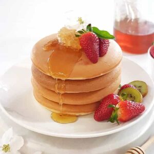طرز تهیه پنکیک خانگی ساده و خوشمزه پفکی برای صبحانه + فوت و فن ها