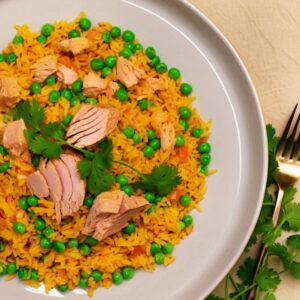طرز تهیه ادویه پلو با تن ماهی خوشمزه با ادویه جنوبی و نخود فرنگی