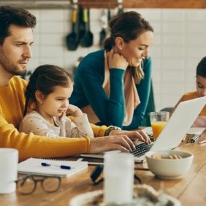 کمبود وقت؛ دغدغه همیشگی خانواده‌هاست. آیاکلاس آنلاین بهترین انتخاب است؟